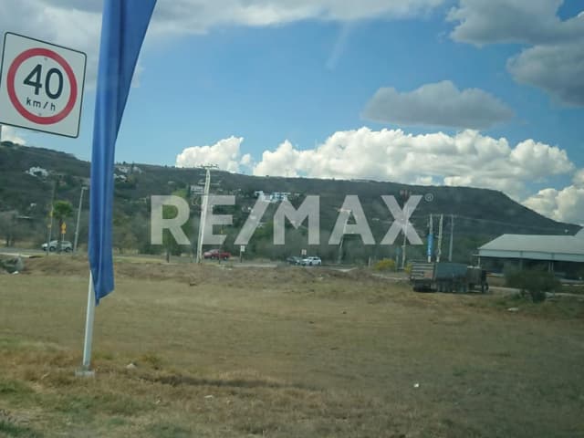 Venta de TERRENO COMERCIAL LIBRAMIENTO NOR PONIENTE