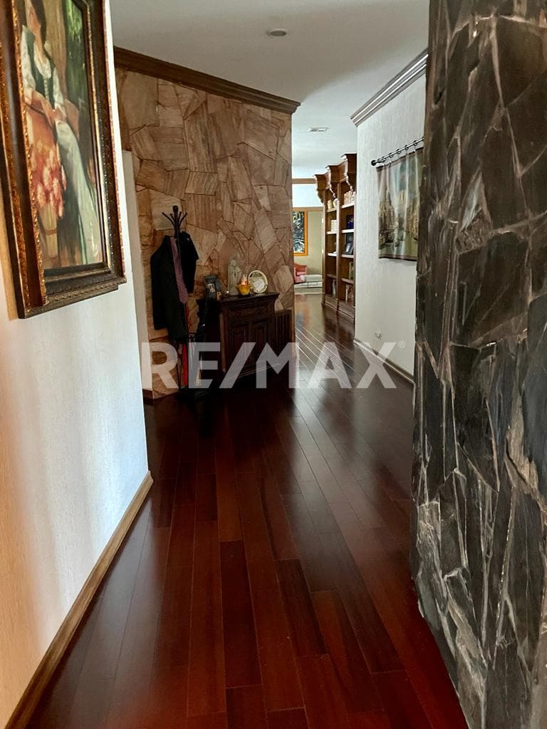 RESIDENCIA DE UNA PLANTA EN VENTA EN CAMPOS ELISEOS SECTOR 1