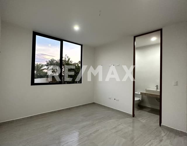 Casa de 4 habitaciones en venta en Privada residencial Zentura Cholul Mérida