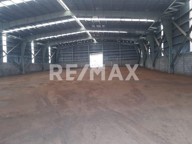 EXCELENTE BODEGA EN RENTA