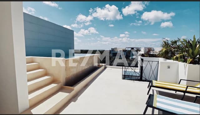 EN VENTA AMPLIO PH DENTRO DE UN CONDIMINIO DE LUJO EN TULUM