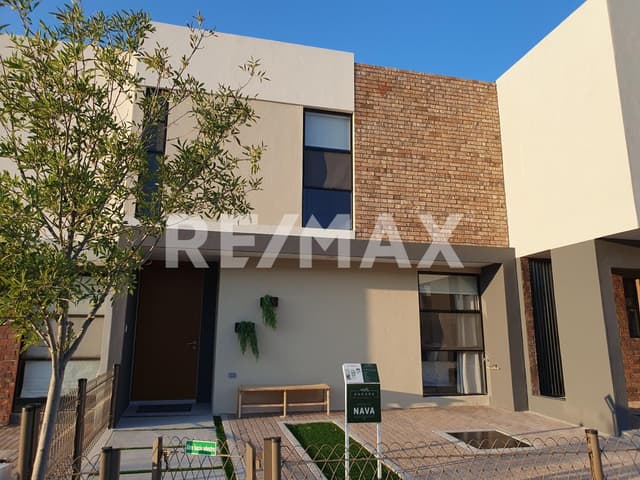 CASA EN VENTA ZIBATA 