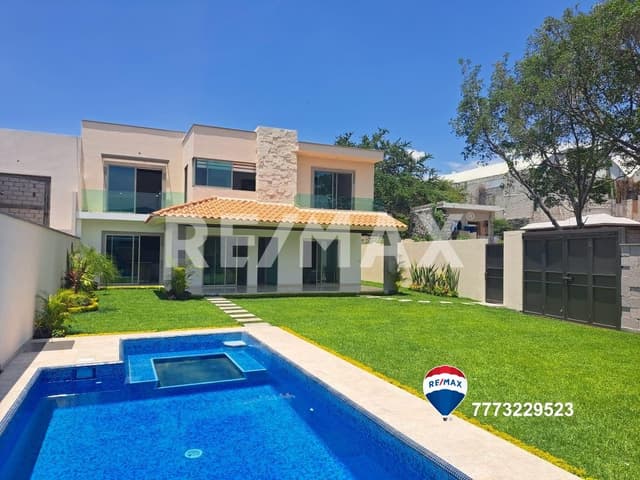 Pre-venta de casa en Fraccionamiento, Xochitepec, Morelos...Clave 4494