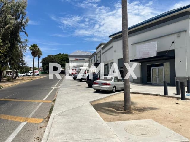 LOCAL COMERCIAL EN RENTA DE 456.64 M2, EN PLAZA AEROPUERTO, TIJUANA B.C.