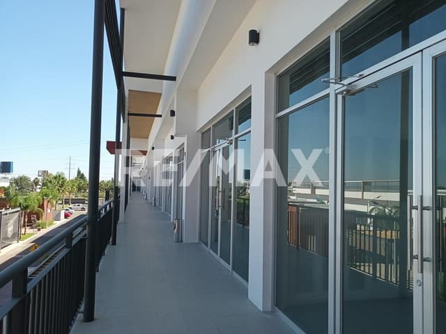 Local en renta Plaza del Hotel Ibis