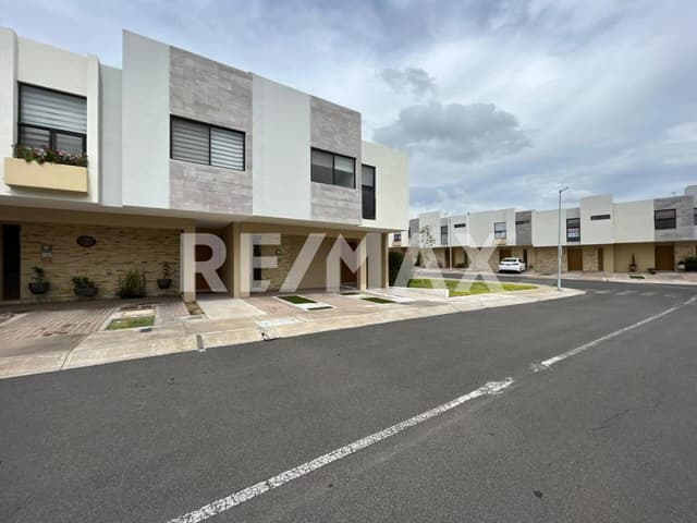 CASA EN VENTA EN EL REFUGIO 
