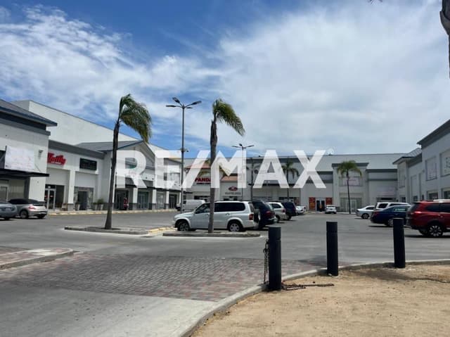 LOCAL COMERCIAL EN RENTA DE 92.56 M2, EN PLAZA AEROPUERTO, TIJUANA B.C..