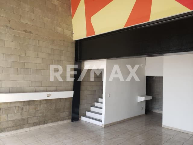 LOCAL COMERCIAL EN RENTA DE 92.56 M2, EN PLAZA AEROPUERTO, TIJUANA B.C..