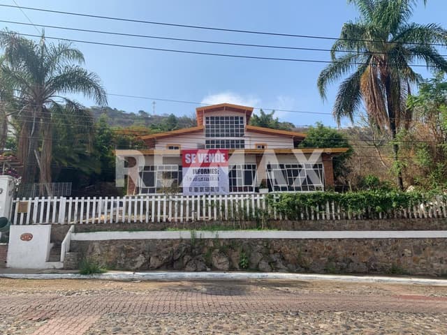 CASA EN VENTA UBICADA EN LAS CAÑADAS