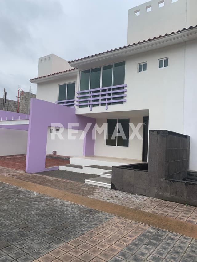 CASA EN VENTA CACALOMACAN