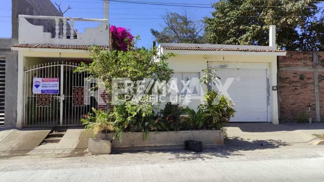 CASA EN VENTA HUERTOS FAMILIARES