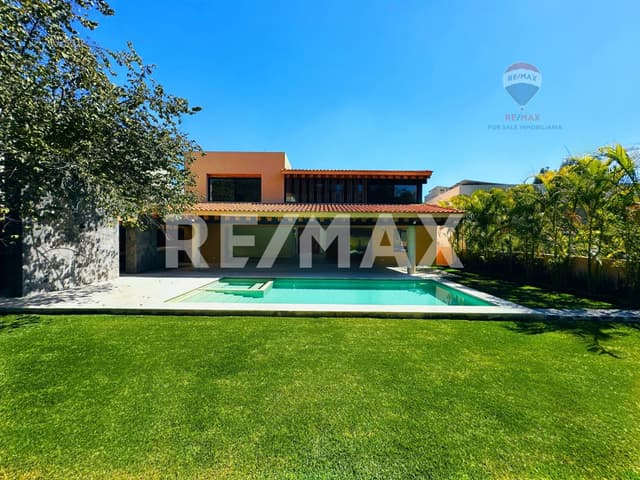 Venta de Residencia Fracc. Real Las Quintas, Cuernavaca, Morelos...Clave 4430