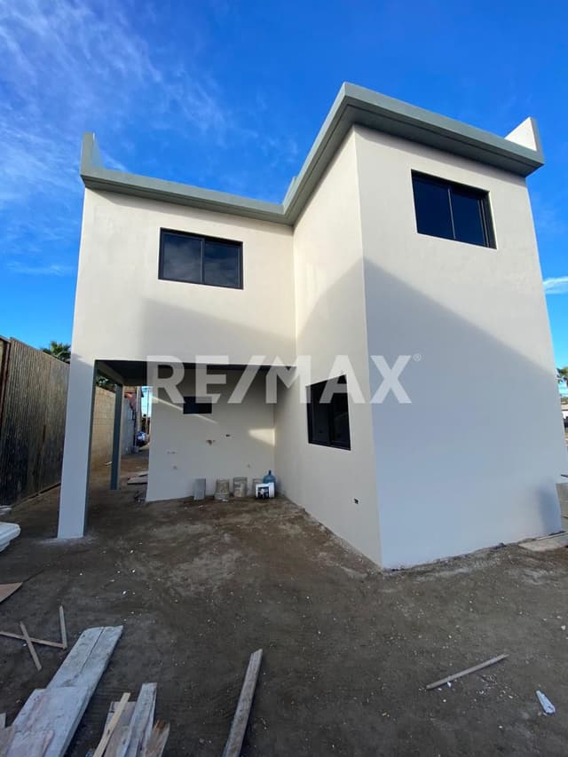Se Vende Casa Nueva de 4 Recamaras en Ensenada