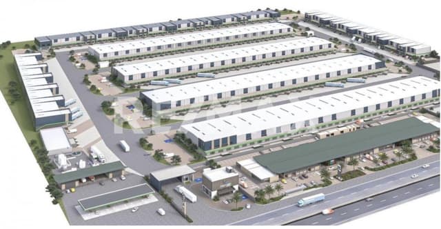 Local en venta en la Riviera Maya dentro de un centro de almacenamiento, distribución y punto de venta