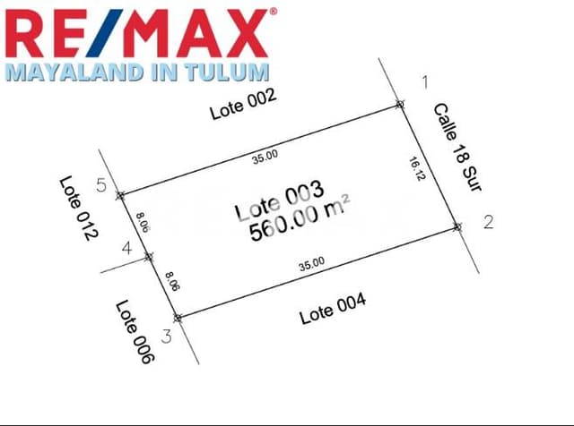 OPORTUNIDAD ÚNICA! En venta lote excepcional de 560m2 en la prestigiosa REGION 15 Tulum. 