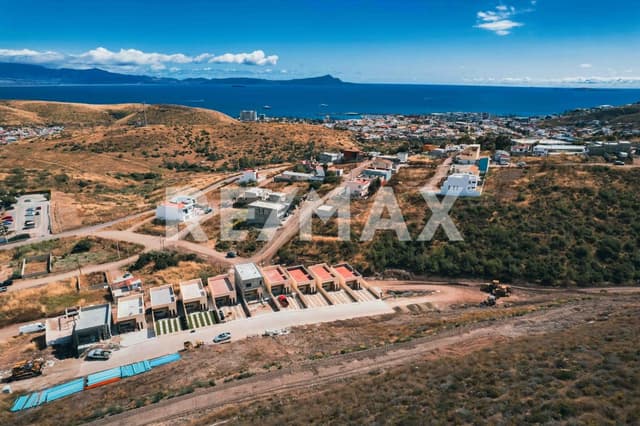 Terreno en venta con vista al mar en Ensenada