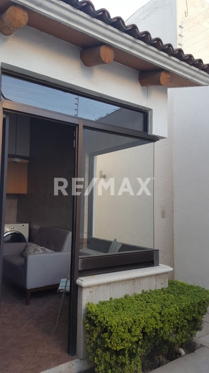 Casa en Venta a un Fracc Santiago
