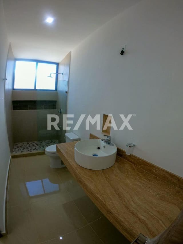 SE VENDE GRANDIOSA RESIDENCIA CON 3 RECÁMARAS Y PISCINA. PRADERAS DEL MAYAB
