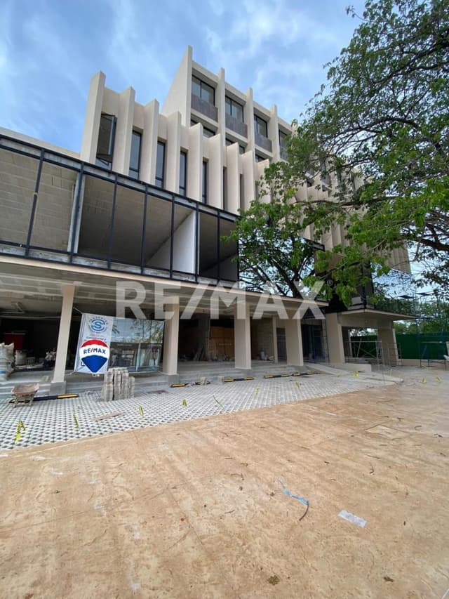 Ultimas oficinas en preventa en torre comercial y departamental -TORRE MIRA-