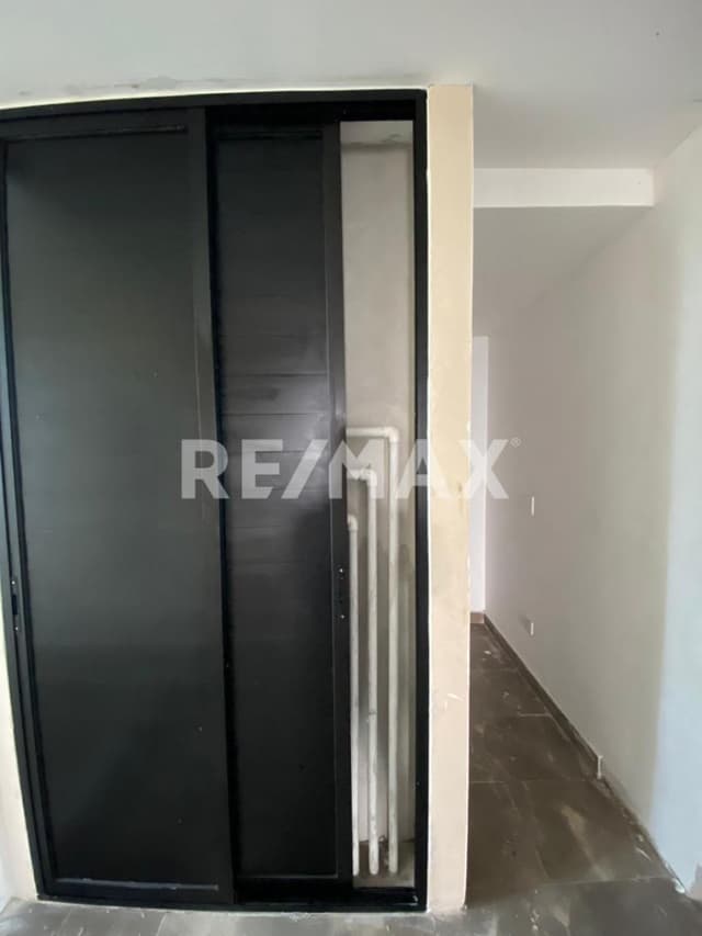 Ultimas oficinas en preventa en torre comercial y departamental -TORRE MIRA-