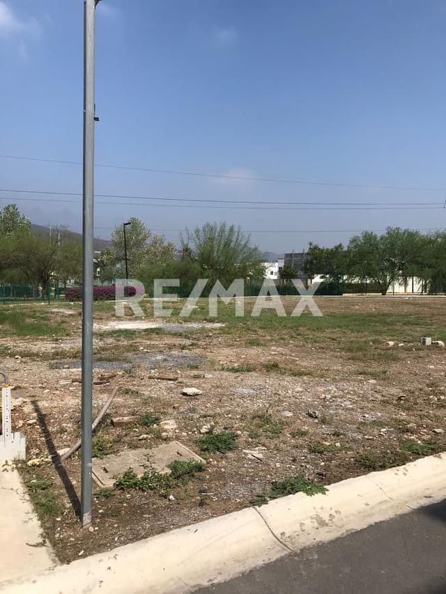 Venta Terreno 323.94m2 en Fraccionamiento Privado, Monterrey Nuevo León, México. 