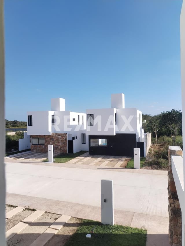 SE VENDE CASA DE ENTREGA INMEDIATA CON REGALO DE AIRES ACONDICIONADOS - TAGORA