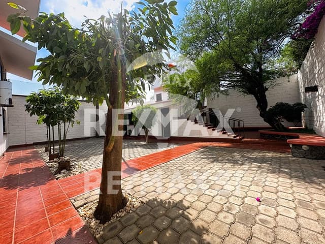 CASA VENTA RAQUET CLUB JURICA