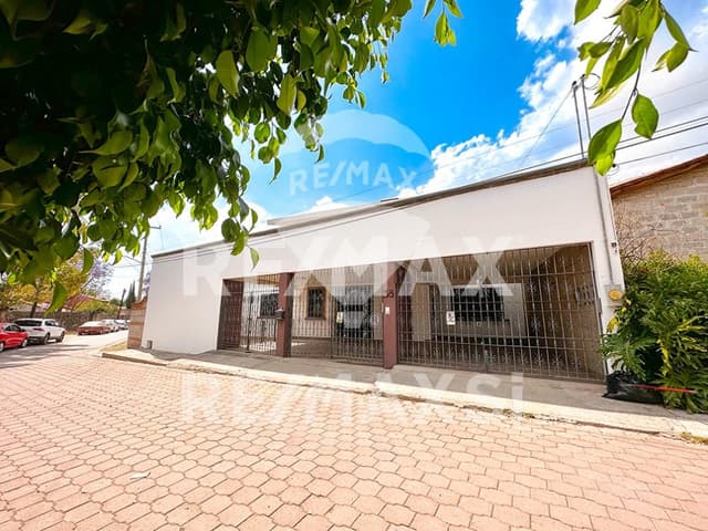 CASA VENTA RAQUET CLUB JURICA