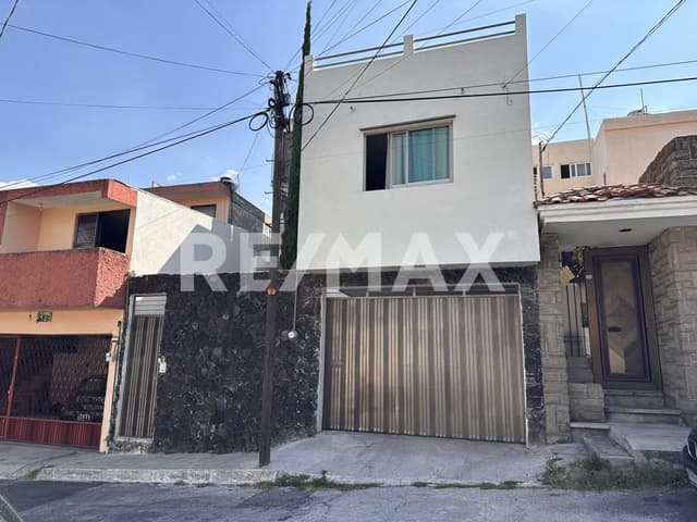 Casa en Venta en la Col. La Hacienda. Puebla, Pue.