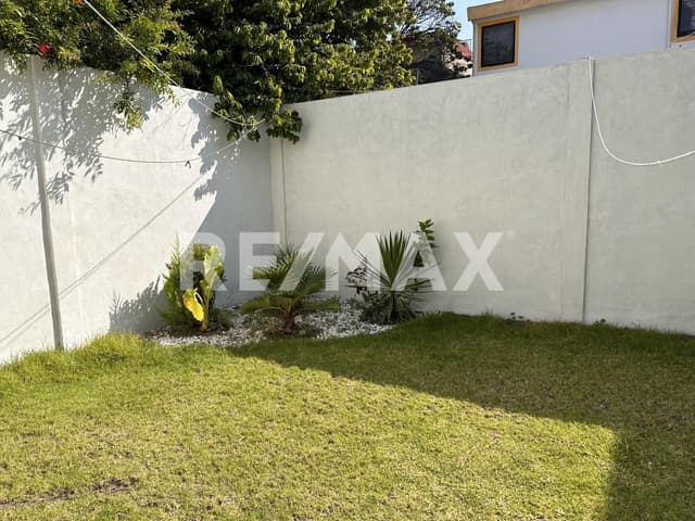 Casa en Venta en la Col. La Hacienda. Puebla, Pue.