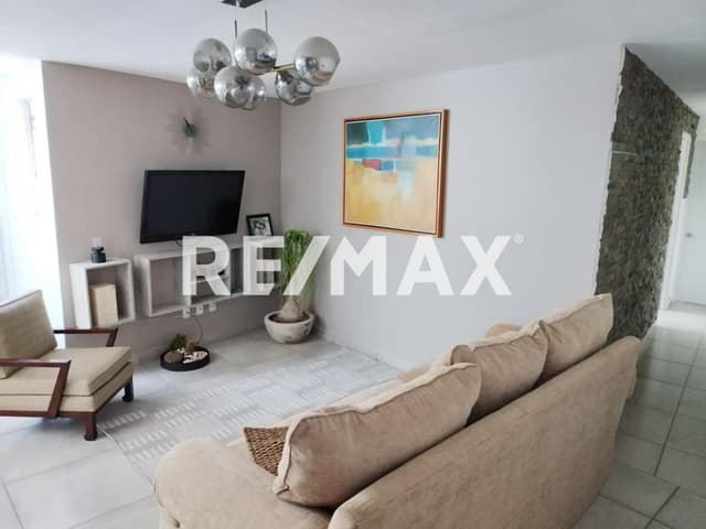 CASA EN VENTA EN PRIVADA JURIQUILLA