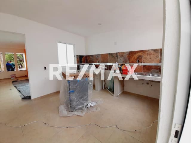 CASA EN VENTA EN LOS GIRASOLES TEQUISQUIAPAN 