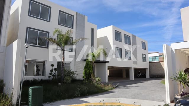 VENTA DE DEPARTAMENTO EN TLATLAUQUITEPEC, SAN FRANCISCO ACATEPEC, SAN ANDRES CHOLULA. (301)