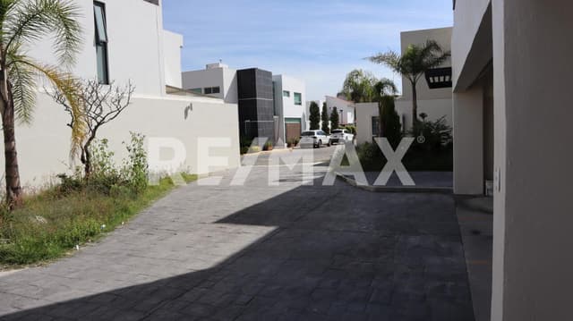 VENTA DE DEPARTAMENTO EN TLATLAUQUITEPEC, SAN FRANCISCO ACATEPEC, SAN ANDRES CHOLULA. (301)