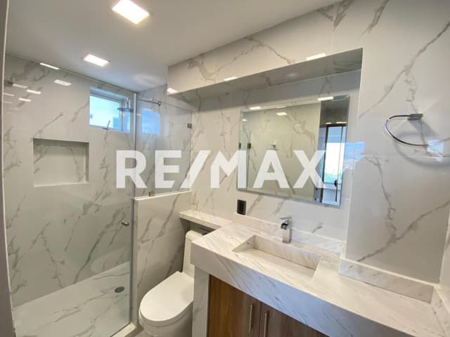 DEPARTAMENTO EN VENTA EN CUMBRES DEL LAGO 