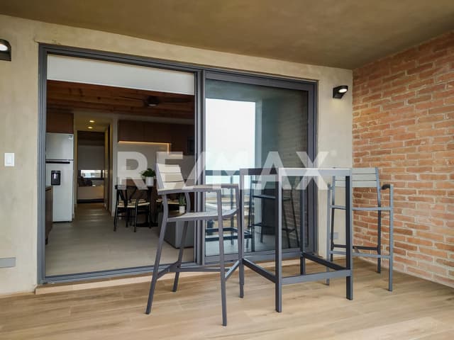 CONDOMINIO MODERNO FRENTE AL MAR 