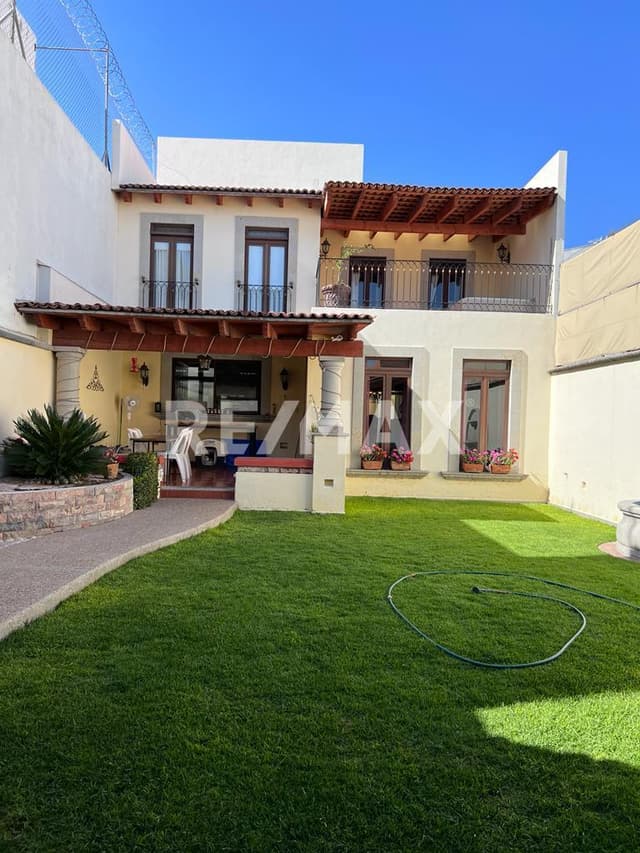 VENTA CASA MILENIO III