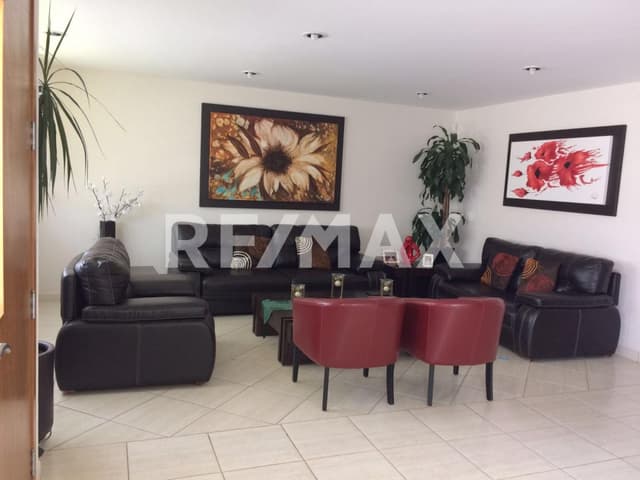 CASA EN VENTA CUMBRES DEL LAGO JURIQUILLA 