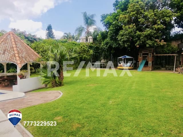 Venta de Casa con alberca en Delicias, Cuernavaca… Cv-4636