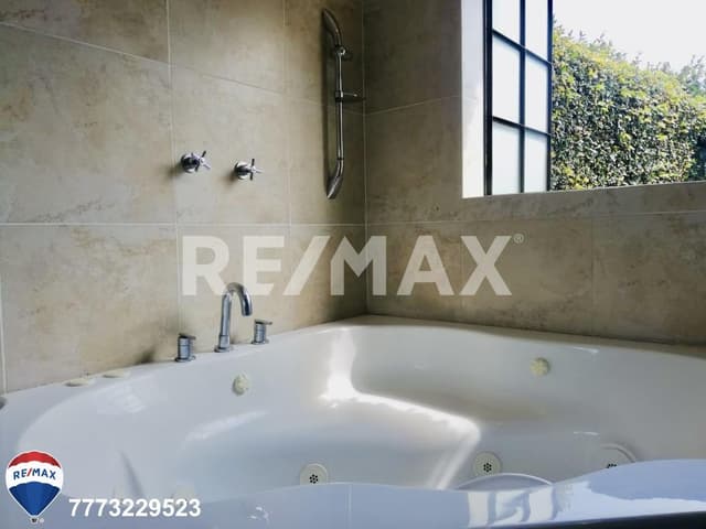 Venta de Casa con alberca en Delicias, Cuernavaca… Cv-4636