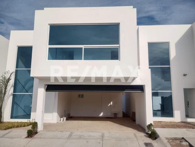 Casa con vista al mar