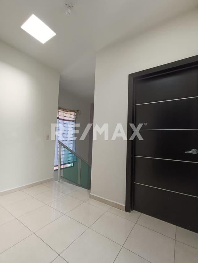 CASA EN RENTA EN PARAISO 