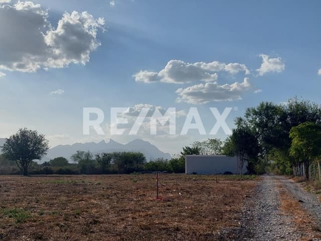 Venta terreno fraccionamiento campestre, San Mateo, Cadereyta Jiménez, Nuevo León, México. 