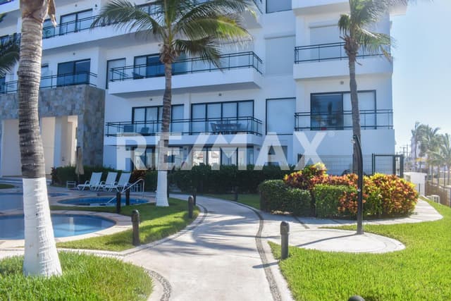 Amplio Condominio de playa