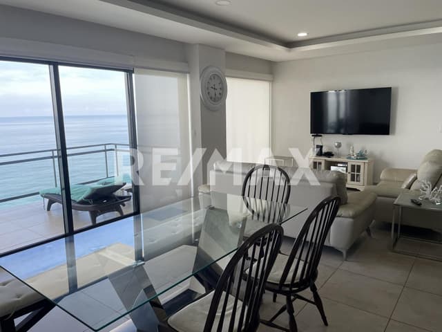 Amplio Condominio de playa