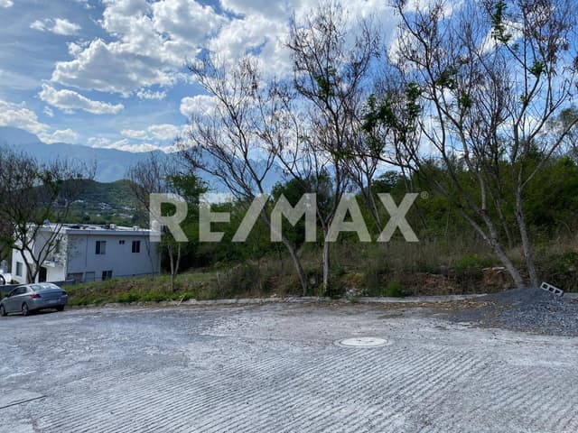 Venta terreno 403.71m2 en Bosques de las Lomas, Santiago Nuevo León, México. 