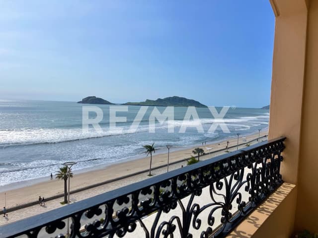 Hermoso Condominio en Malecón de Mazatlán