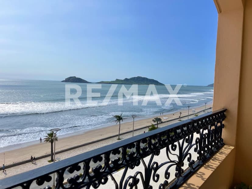 Hermoso Condominio en Malecón de Mazatlán