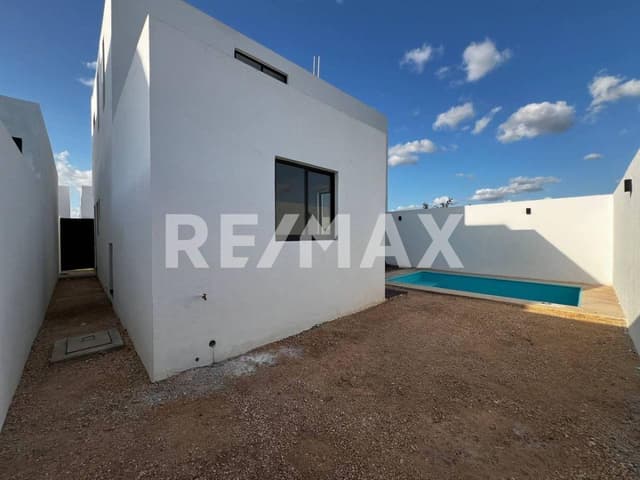 SE VENDE CASA DE ENTREGA INMEDIATA CON REGALO DE AIRES/ACONDICION (TAGORA-AMBAR)