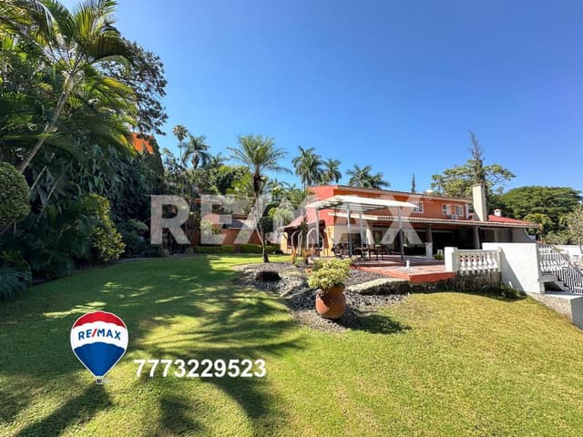 Venta de casa en fraccionamiento con vigilancia, Palmira Cuernavaca...Clave 4681